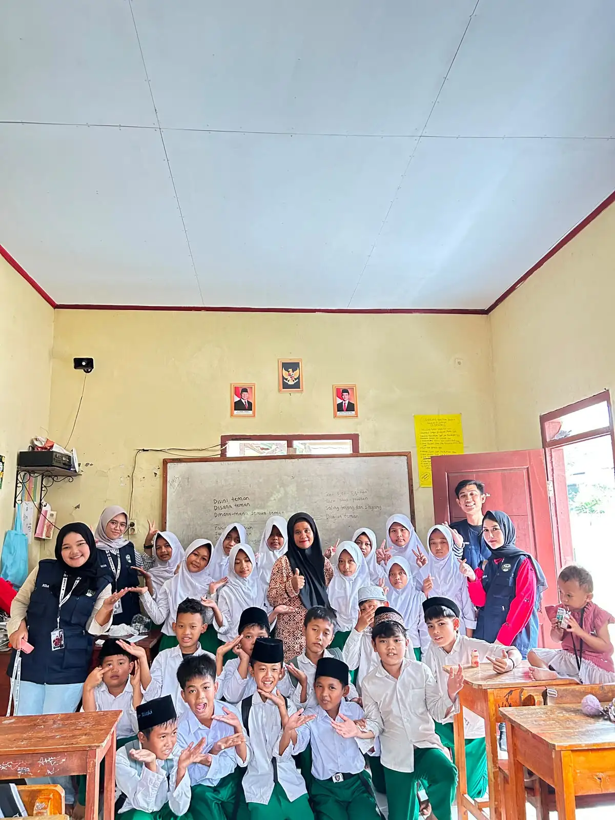 KKM Kelompok 44 UNIBA Gelar Edukasi Bullying di MI Al Firdausul