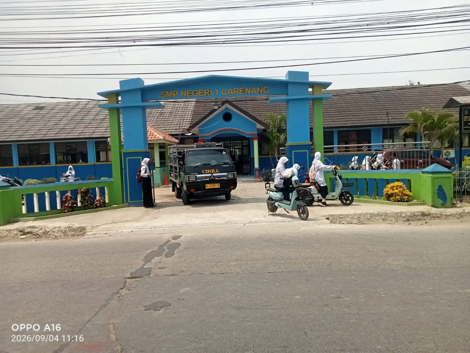Siswa SMPN 1 Carenang Diduga Dipungut Rp1.000 Tiap Hari untuk Parkir, Siapa yang Kelola?