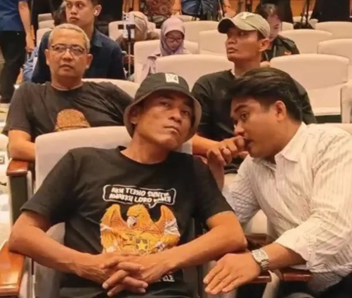 Mas Botok Cs Tembus Gedung DPR, Audiensi Dengan Pimpinan Digelar