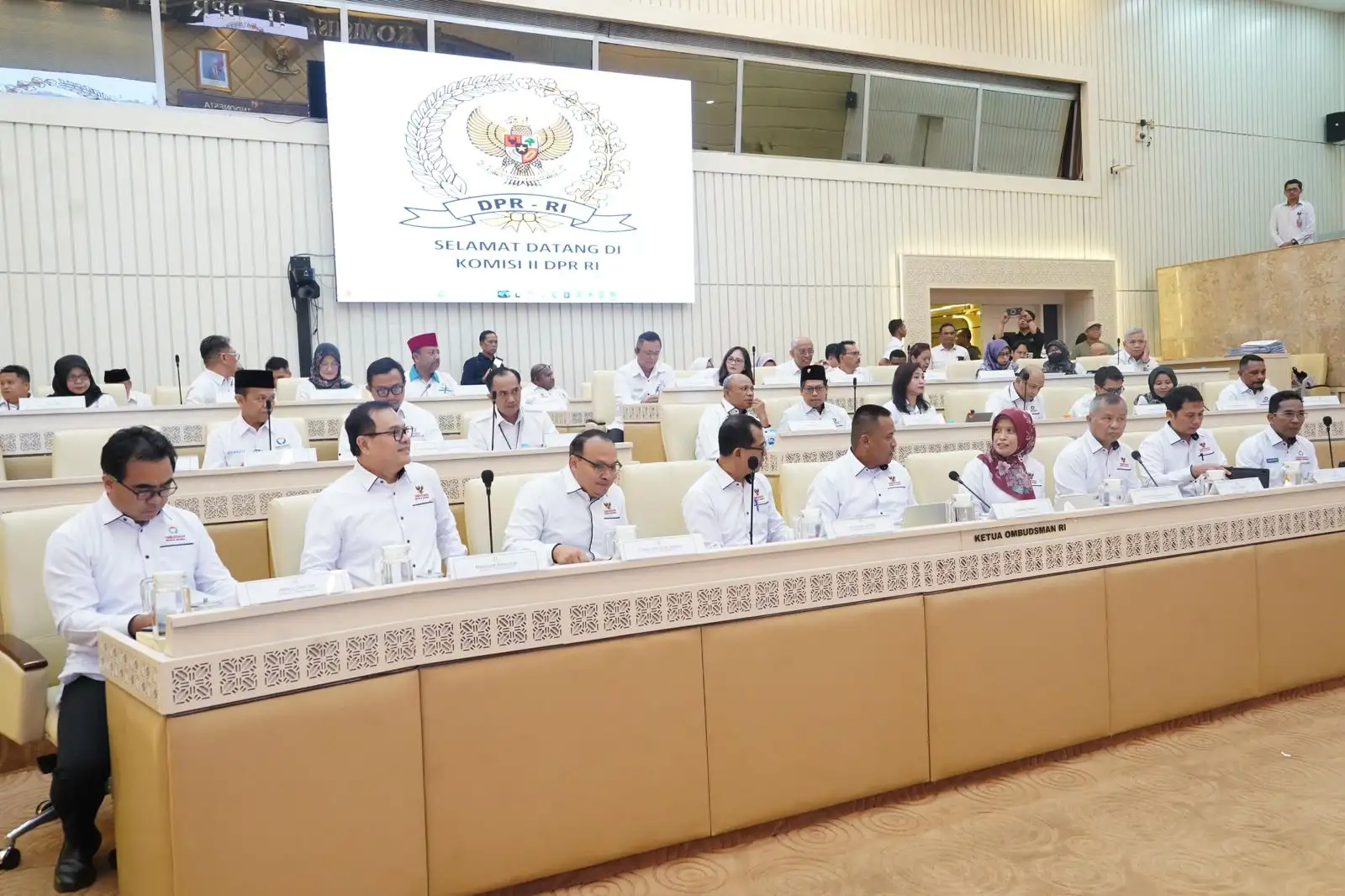 Perdana RDP Khusus dengan Komisi II DPR RI, Ombudsman RI Sampaikan Capaian Kinerja Pengawasan Pelayanan Publik
