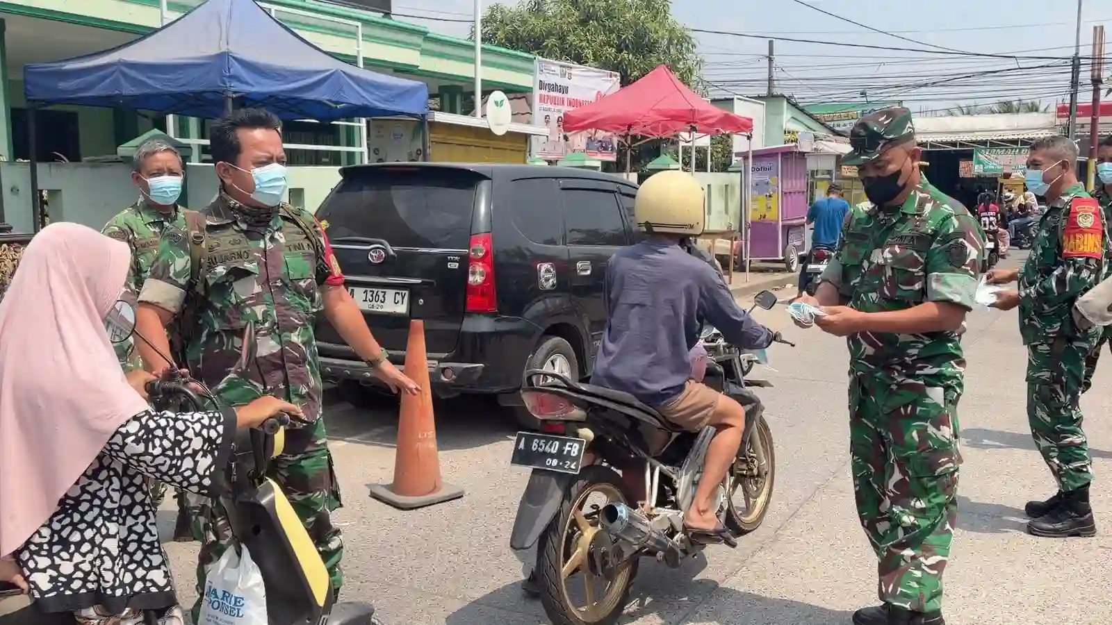 Antisipasi Debu Vulkanik Anak Krakatau, Kodim 0602/Serang Bagikan Masker Gratis 