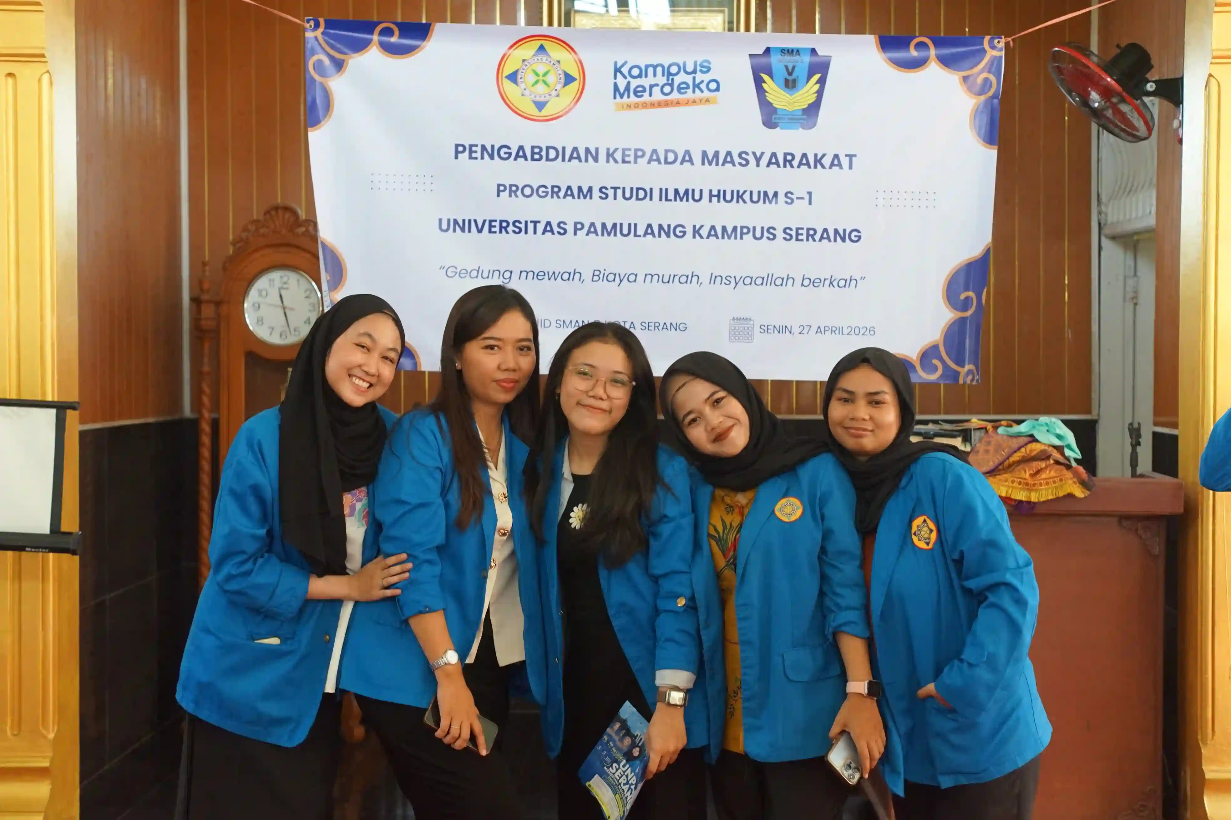 Kelompok 3 PKM Prodi Ilmu Hukum UNPAM Serang Bekali Siswa SMA N 5 Kota Serang 